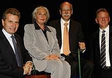 Festakt in Mannheim: Ministerpräsident Dr. Günther Oettinger, Ministerpräsident des Landes Baden-Württemberg, Dr. Dieter Zetsche, Vorsitzender der Daimler AG und Andreas Renschler.